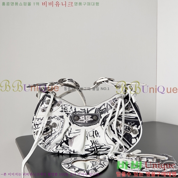 #�߷��þư� LE CAGOLE �� ī�� Xs ����� 6713091-16