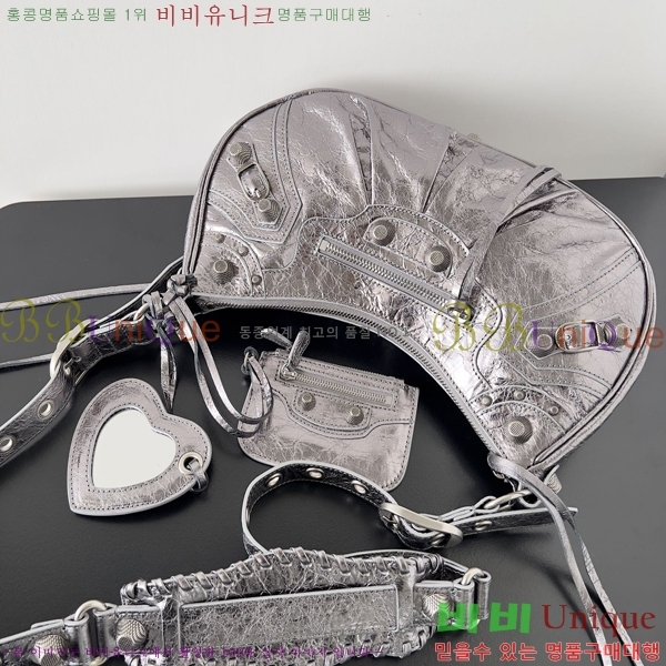 #�߷��þư� LE CAGOLE �� ī�� ���� 6713071-504