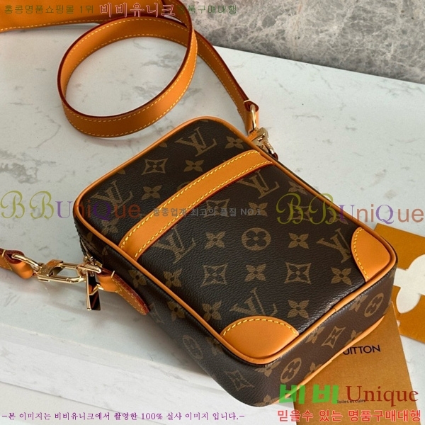 ���̺��� �ٴ��� M14013