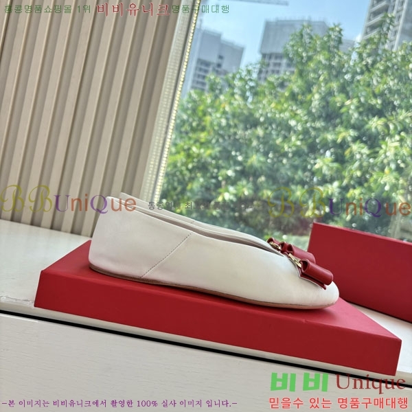  󰡸 ÷ F256006