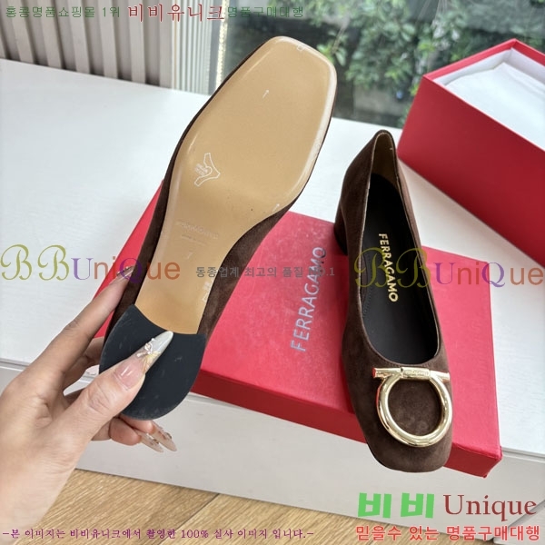 ��󰡸� ������ ���� F78559908