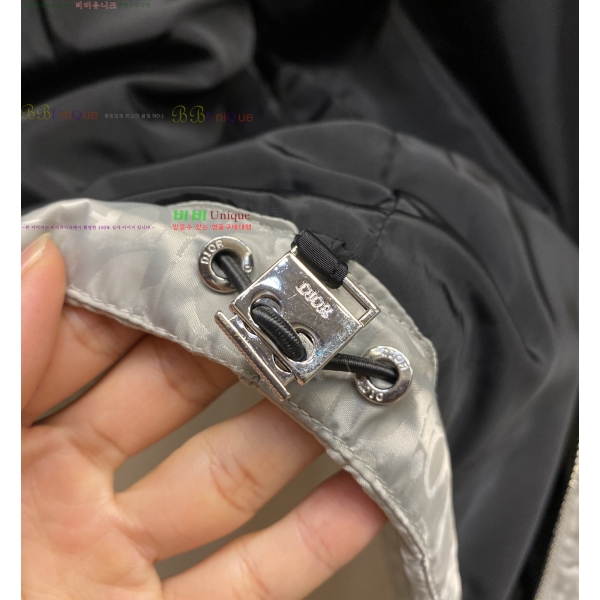 ���� ��* �ٿ� ��Ʈ �е� 61DR2511125-4