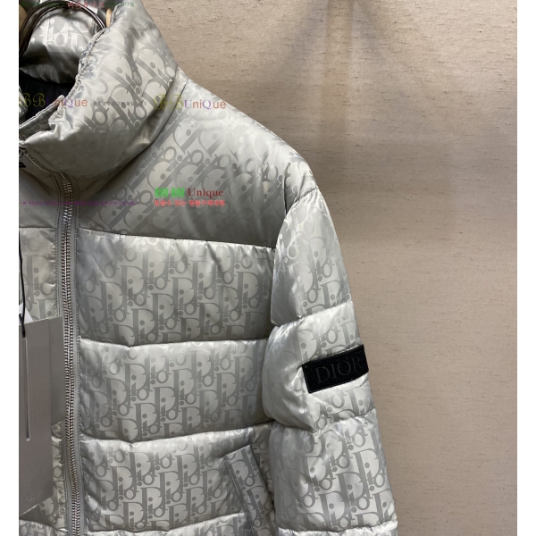 ���� ��* �ٿ� ��Ʈ �е� 61DR2511125-4