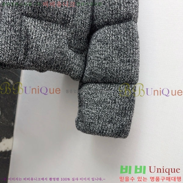 ���� ���ڷ� ��ġ�ڸ� �ٿ� �е� BC3224530-8