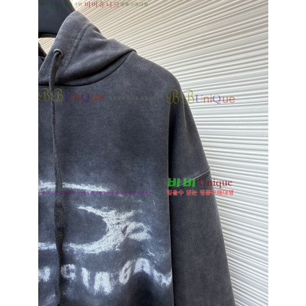 ���� �߷��þư� ������ �ĵ�Ƽ 20LWE410500-3