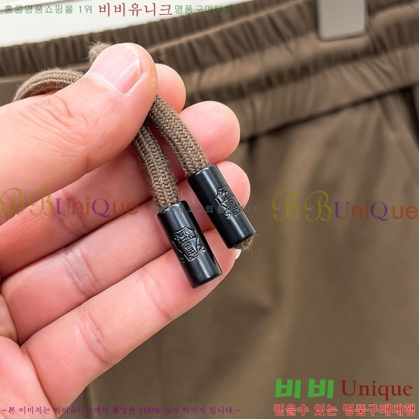 ���� ���ڷ� ��ġ�ڸ� �ݹ��� BC75669-4